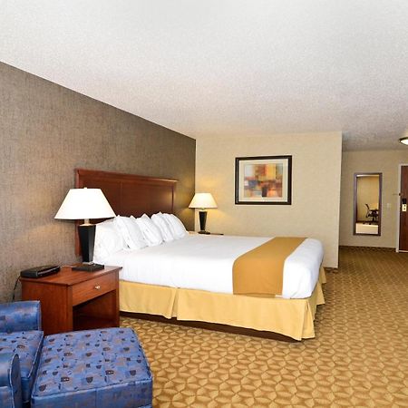 Holiday Inn Express Hotel & Suites Fort Atkinson, An Ihg Hotel Ngoại thất bức ảnh